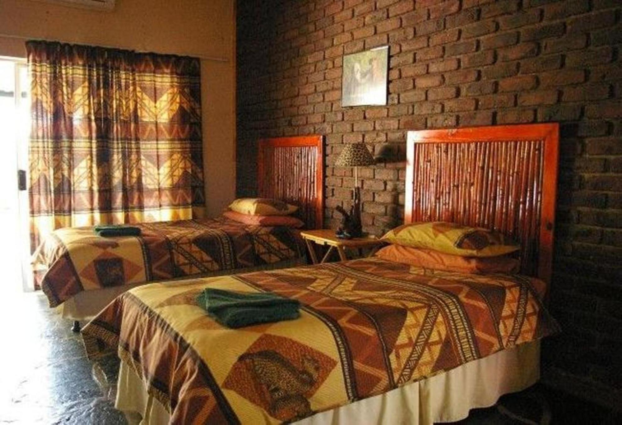 Ingwe Guesthouse Mbombela Exterior photo